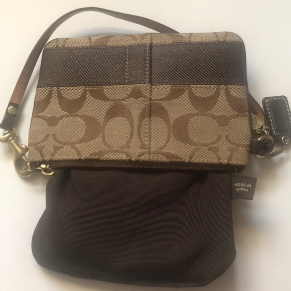 Coach Small Wristlet - Picture 11 of 12